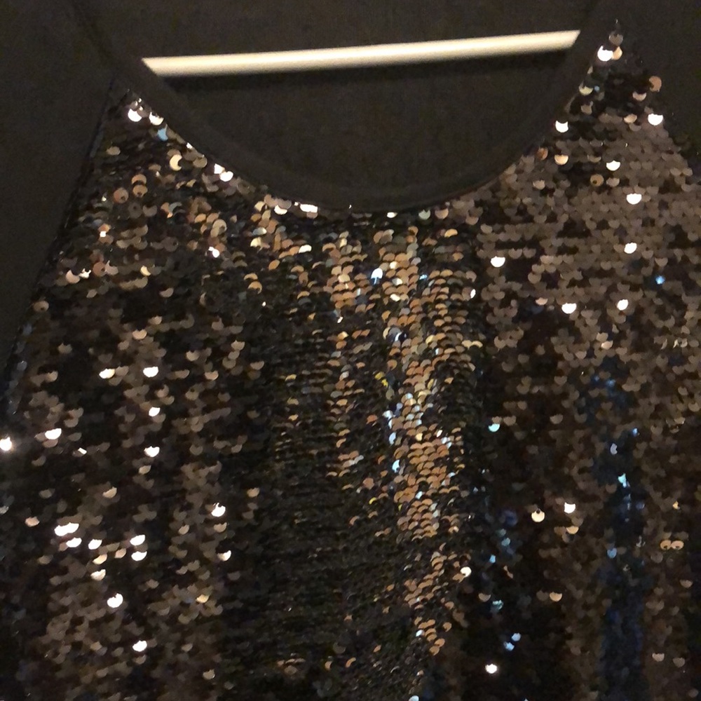 Cool sequins top - Picture 4 of 8